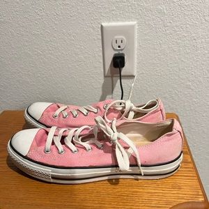 Pink converse